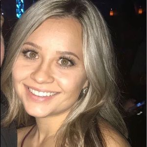 Meet your Posher, Alyssa